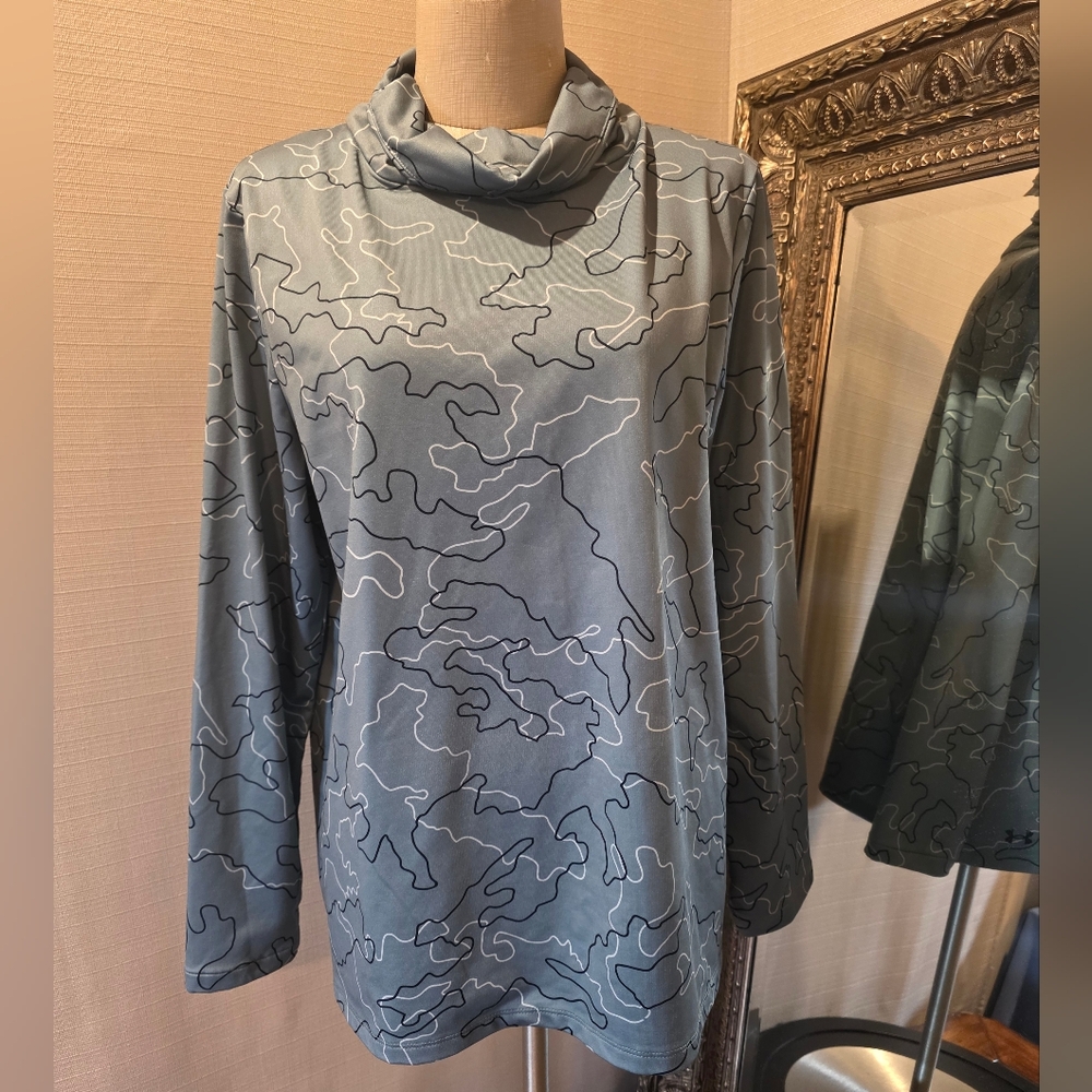 Under Armour • Green Camouflage Long Sleeve Cold Weather Top. Sz LG. EUC.